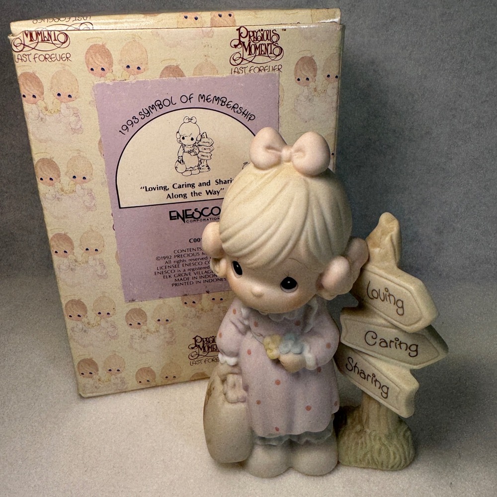 Precious Moments 1993 Symbol of Membership Figurine C0013 Girl with Signpost